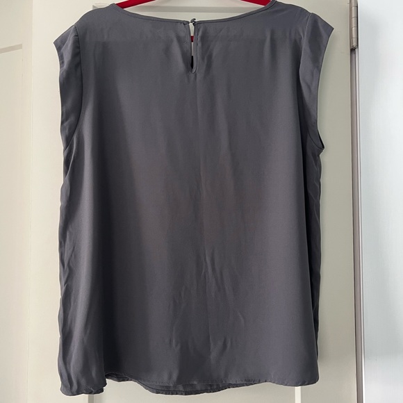 Apt. 9 Studded Cap Sleeve top. Beautiful and Sparkly - Picture 5 of 7